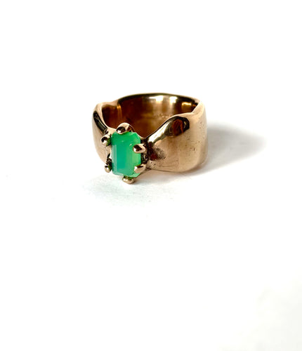 Spectacular Chrysoprase ring