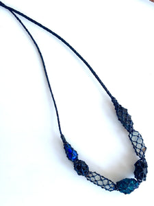 Blues gemstone netted necklace
